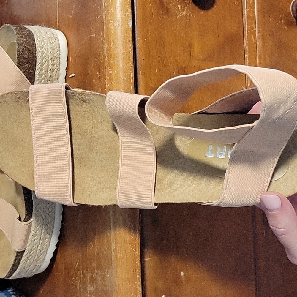 Sandals - Picture 3 of 4